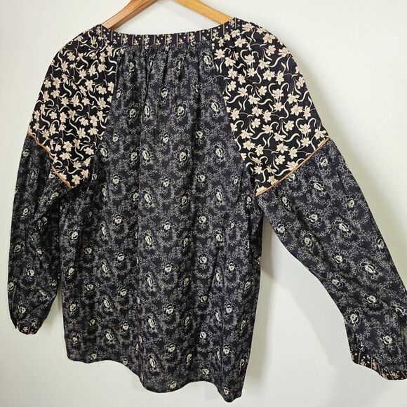 NWOT PAIGE FLORAL BOHO SPLIT V NECK LONGSLEEVES TOP SIZE M - Picture 3 of 15